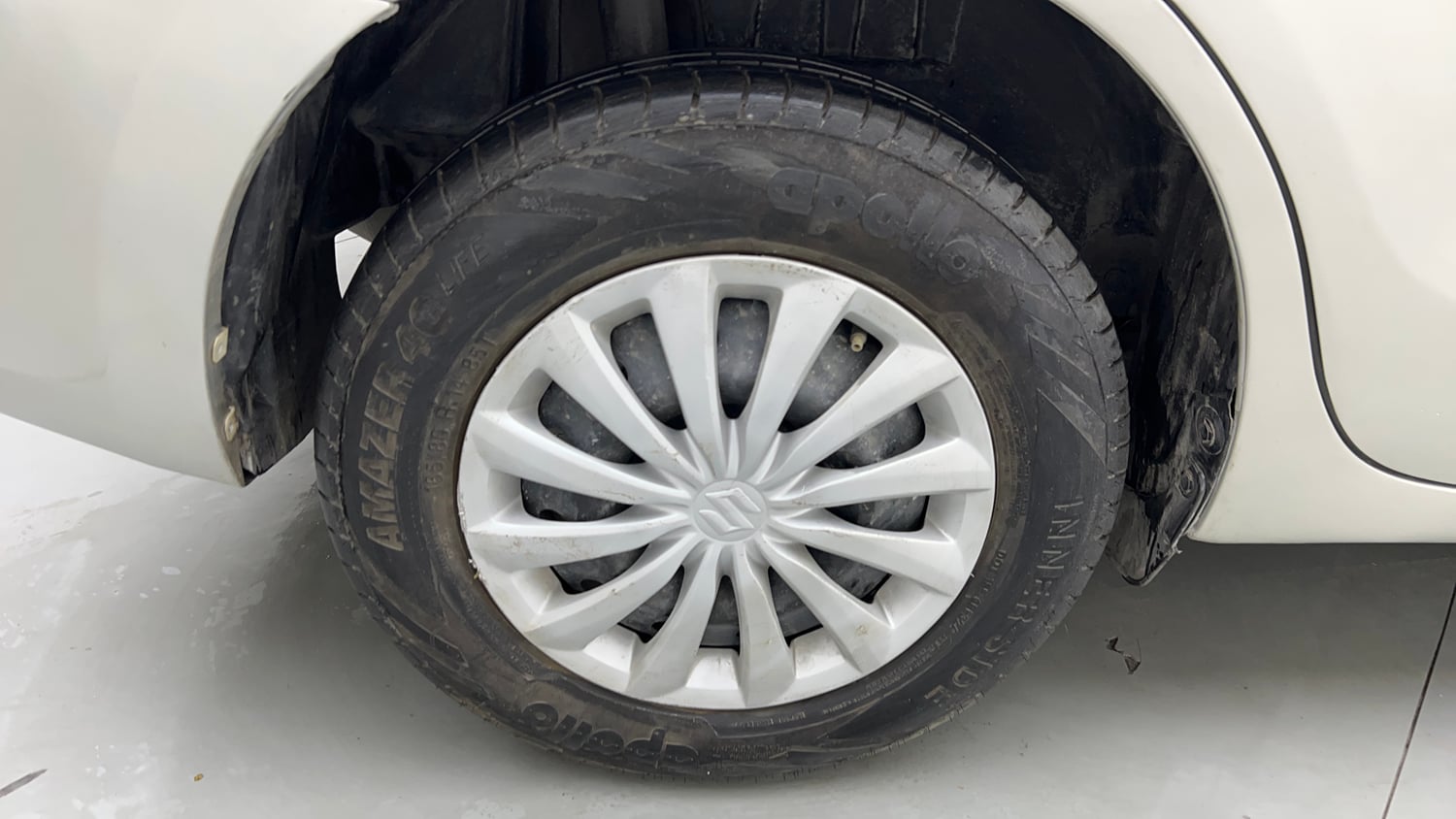 Used 2017 Maruti Suzuki Dzire VXi Petrol Manual tyres RIGHT REAR TYRE RIM VIEW