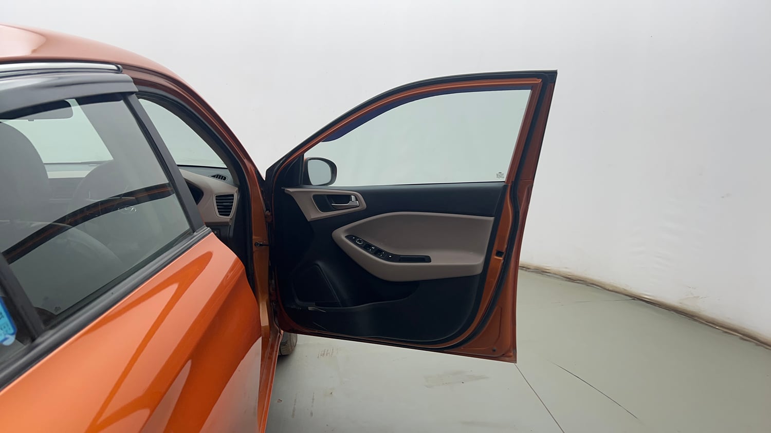Used 2019 Hyundai Elite i20 Sportz Plus 1.2 Petrol Manual interior RIGHT FRONT DOOR OPEN VIEW