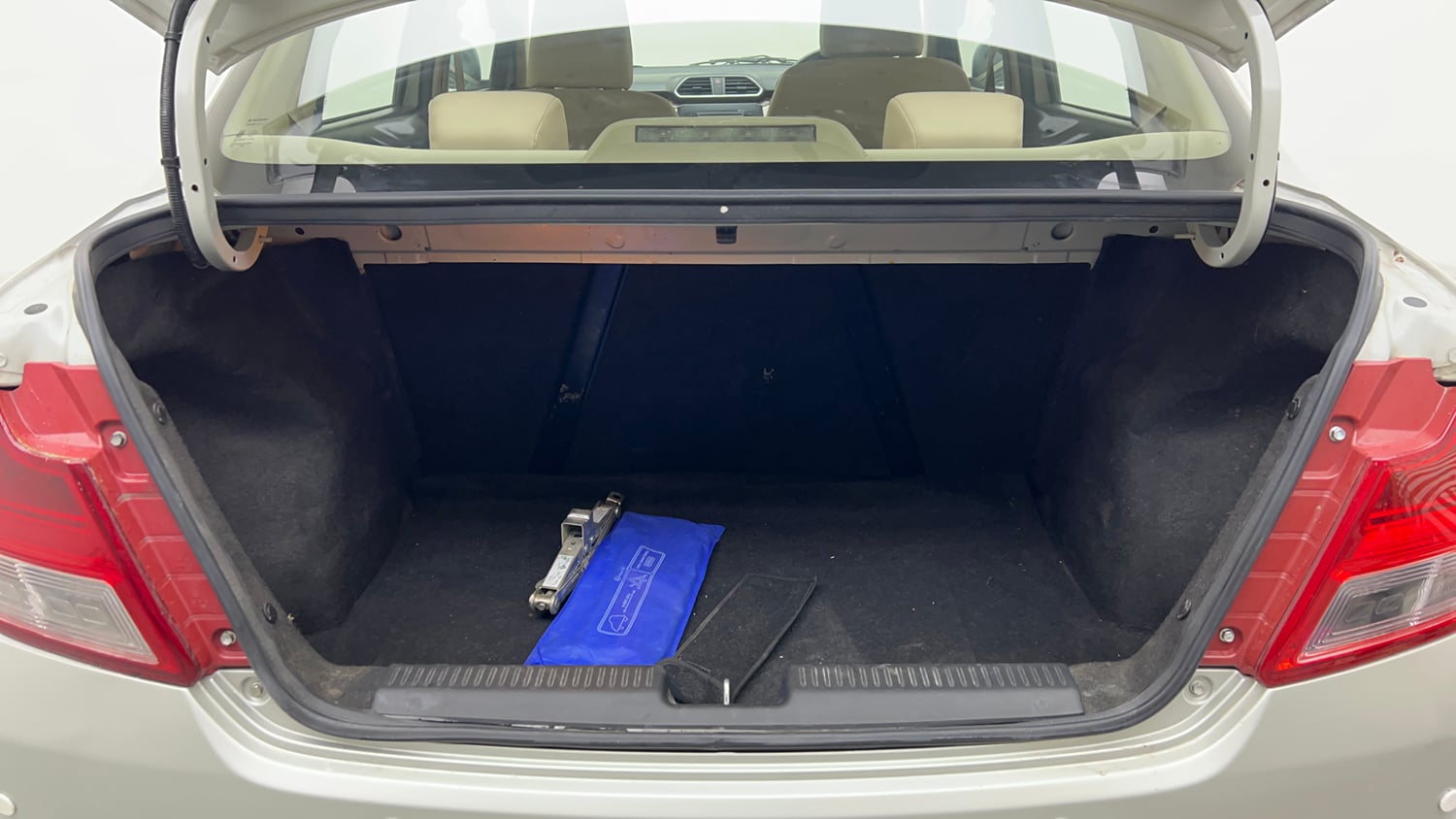 Used 2017 Maruti Suzuki Dzire VXi Petrol Manual interior DICKY INSIDE VIEW
