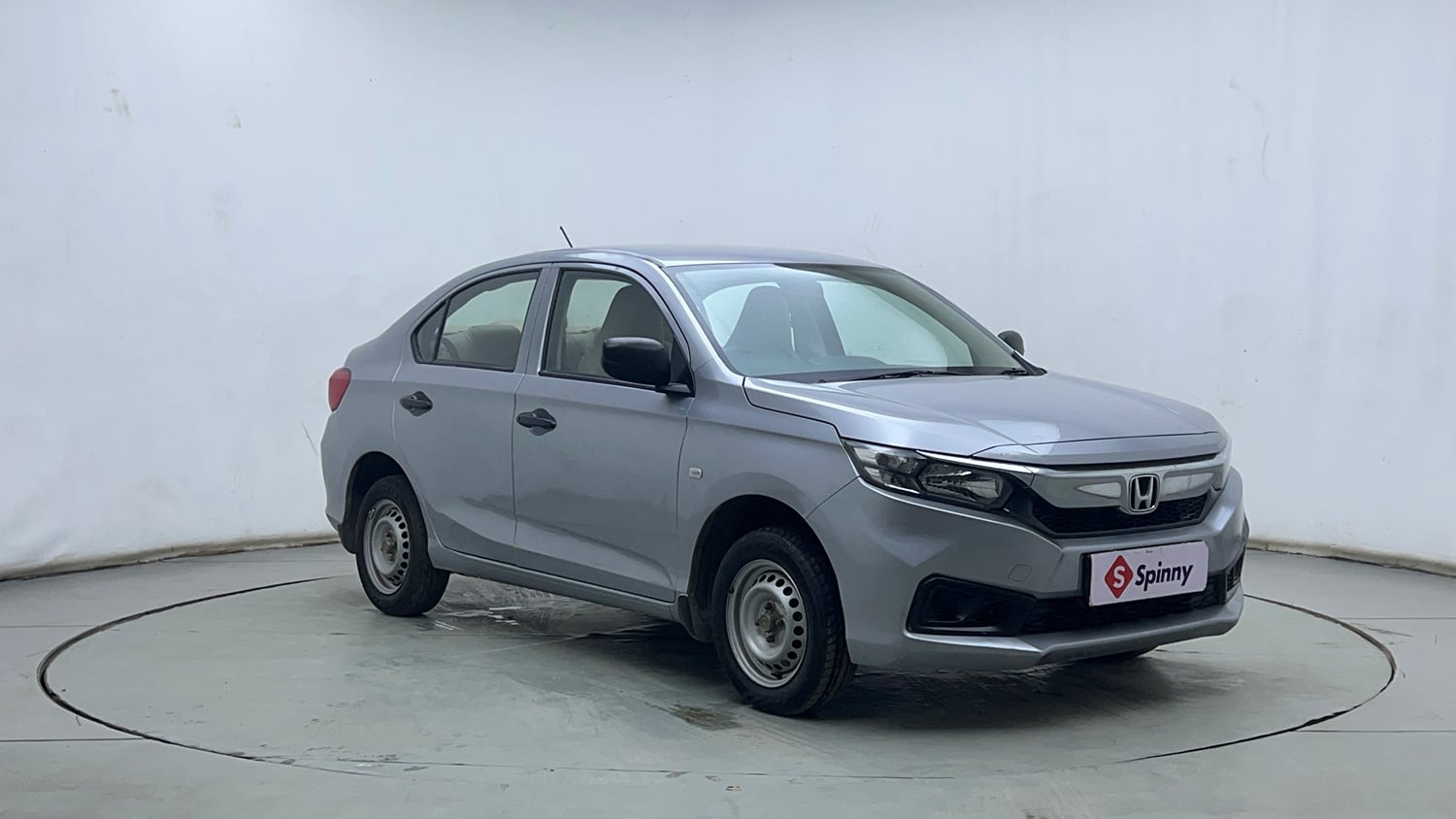 Used 2018 Honda Amaze 1.2 E MT Petrol Petrol Manual exterior RIGHT FRONT CORNER VIEW