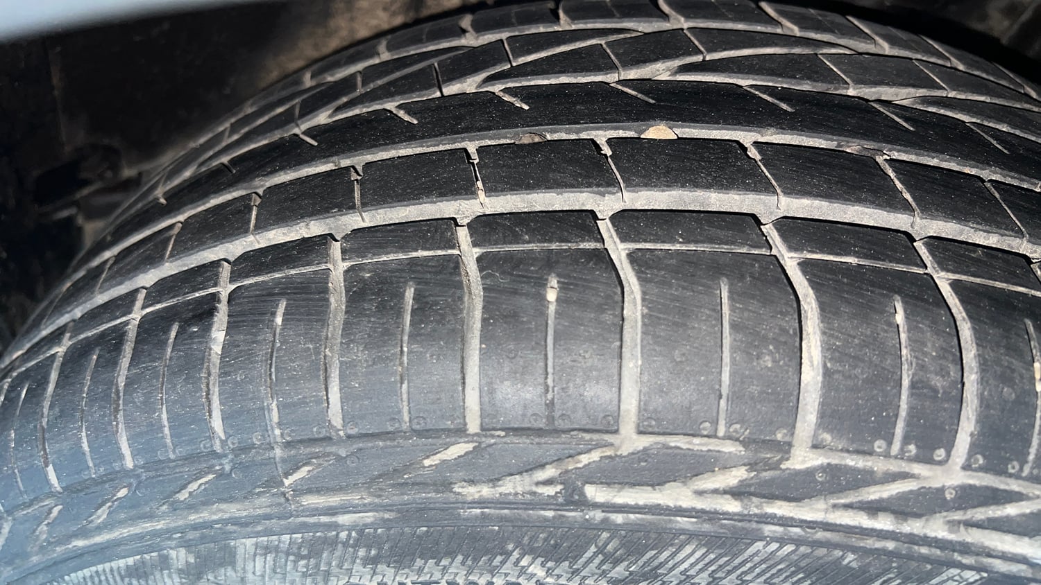 Used 2022 Tata Nexon XZA Plus (HS) Petrol Automatic tyres LEFT REAR TYRE TREAD VIEW