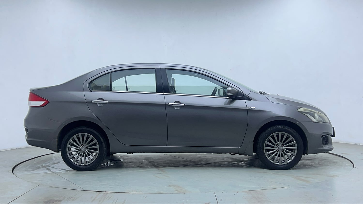 Used 2016 Maruti Suzuki Ciaz ZXI+ AT Petrol Automatic exterior RIGHT SIDE VIEW