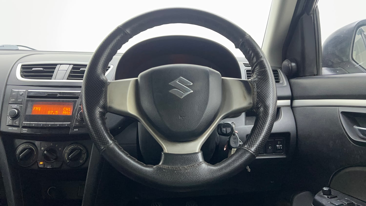Used 2015 Maruti Suzuki Swift VXi Petrol Manual interior STEERING VIEW