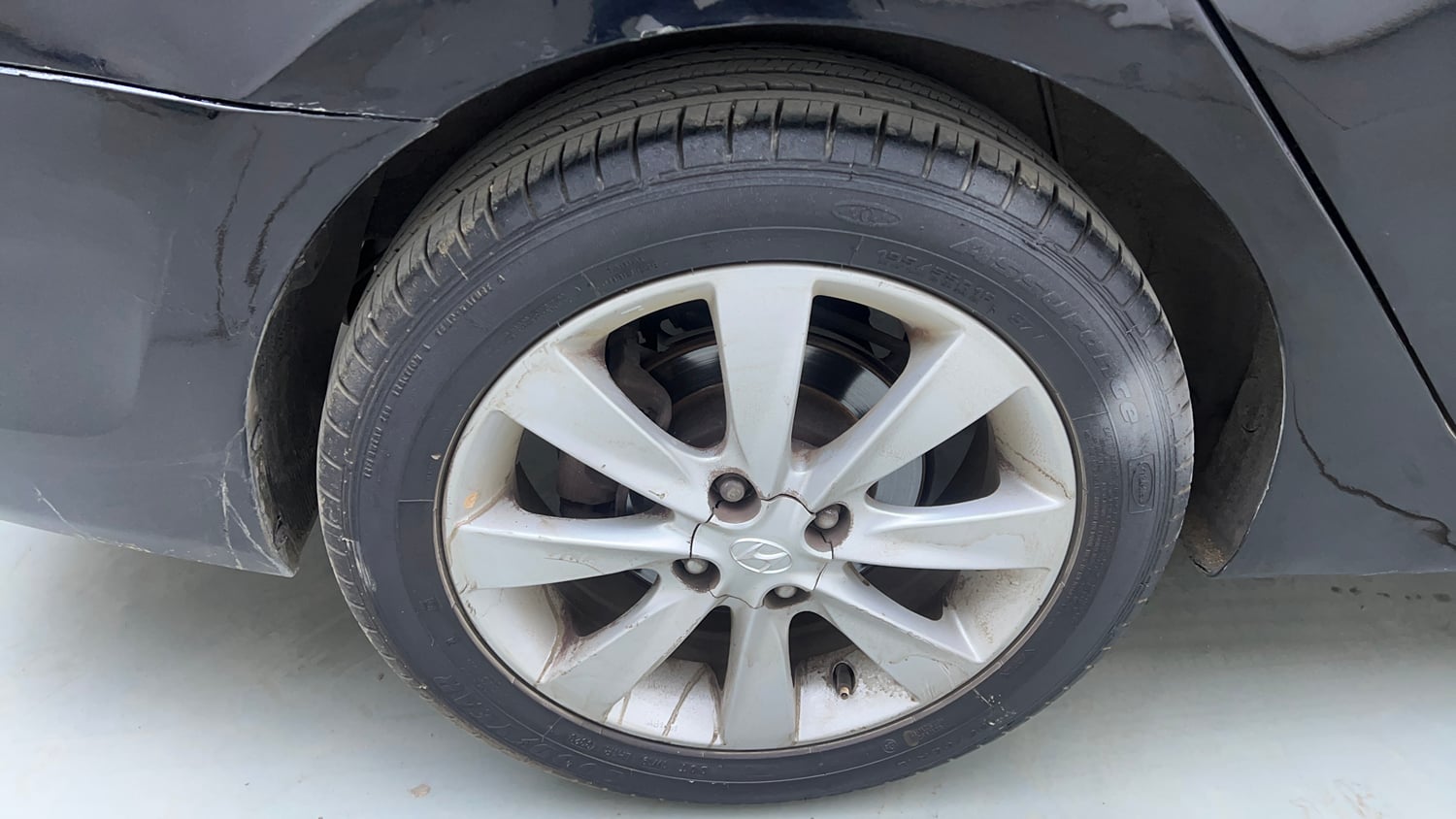 Used 2013 Hyundai Verna Fluidic 1.6 VTVT SX Petrol Manual tyres RIGHT REAR TYRE RIM VIEW