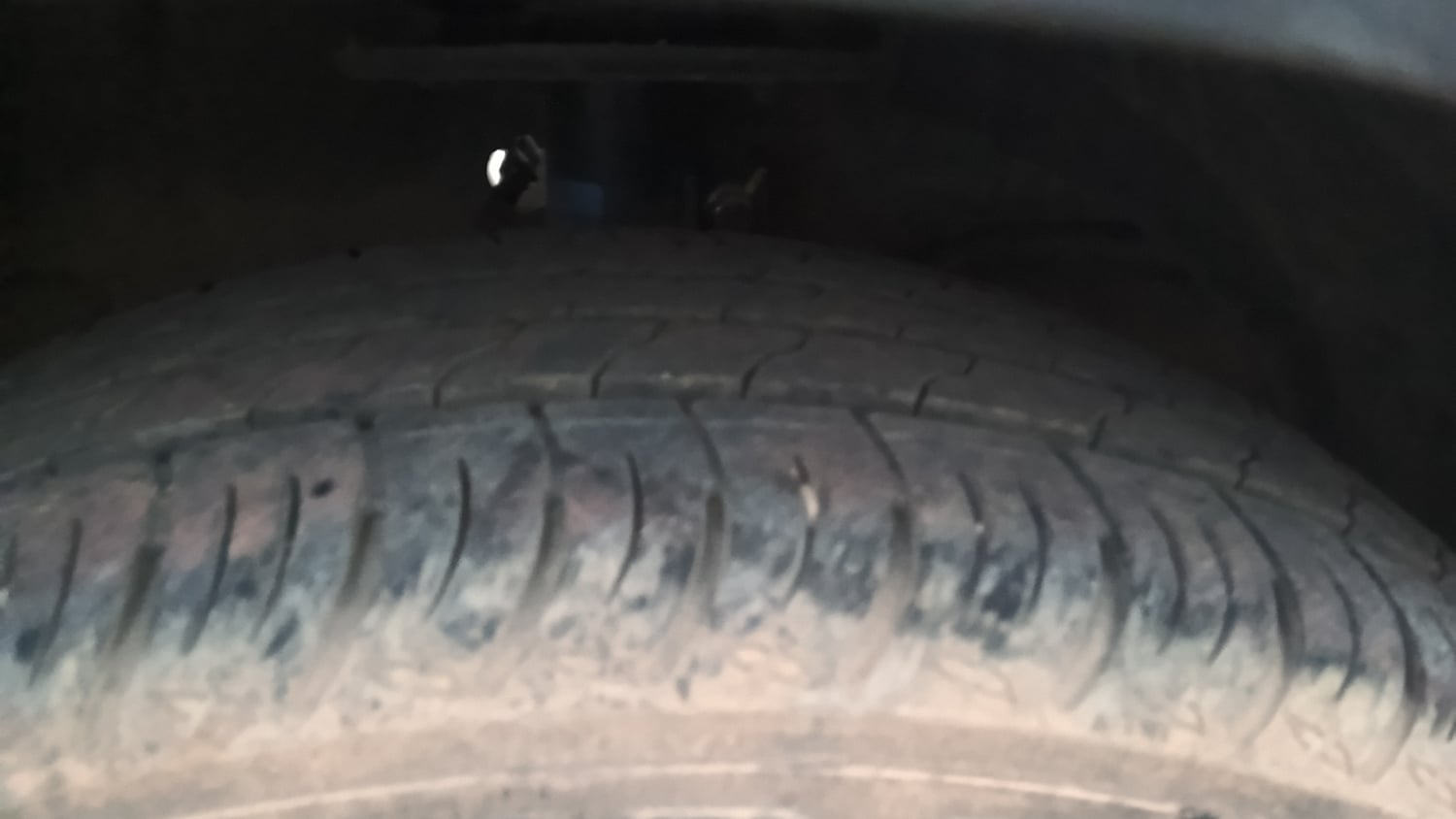 Used 2024 Maruti Suzuki XL6 Zeta MT Petrol Petrol Manual tyres RIGHT FRONT TYRE TREAD VIEW