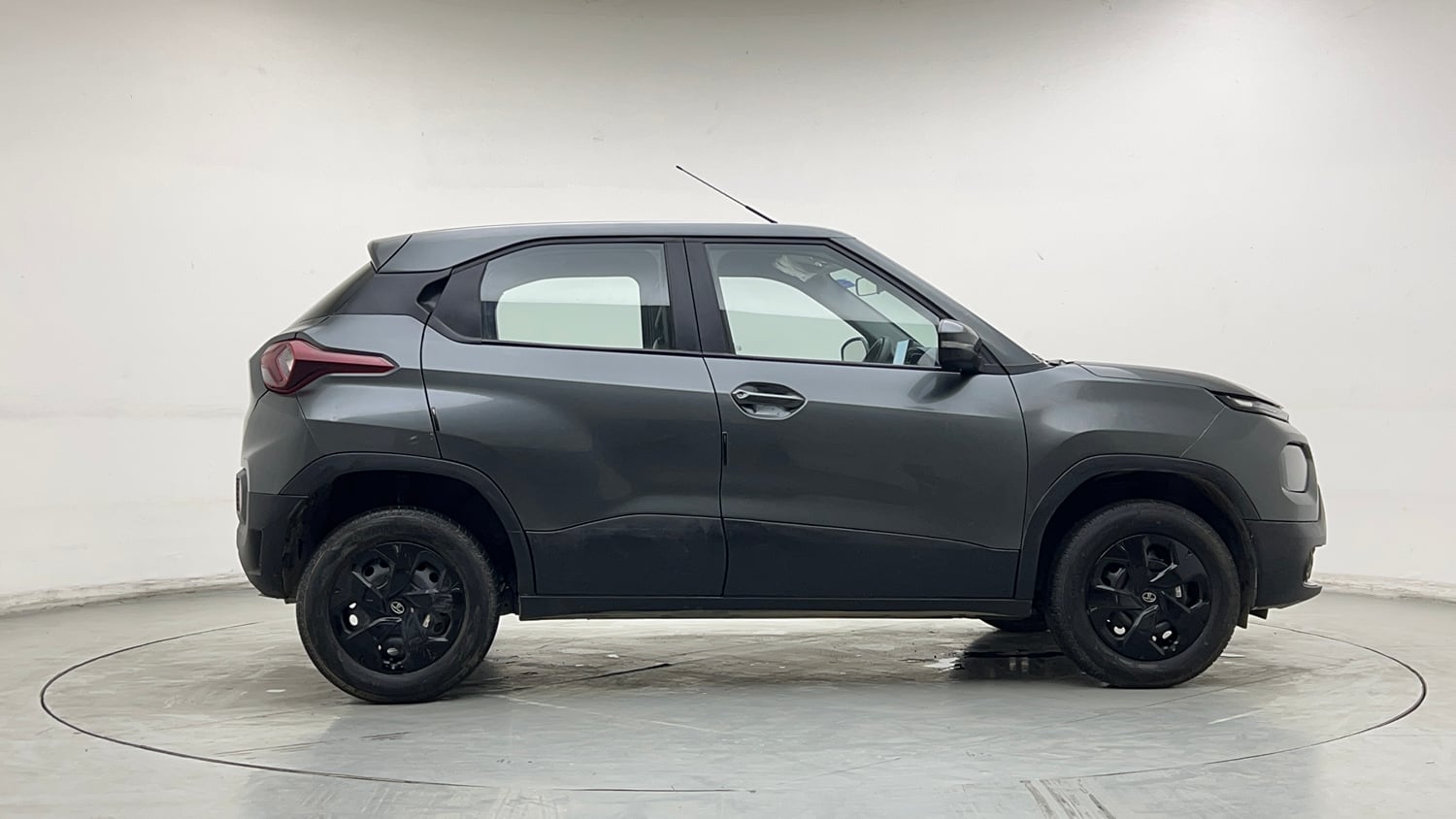 Used 2023 Tata Punch Adventure MT Petrol Manual exterior RIGHT SIDE VIEW
