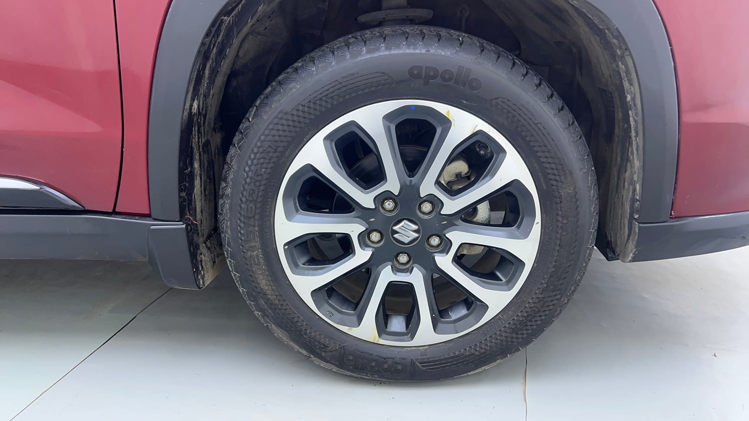 Used 2023 Maruti Suzuki Grand Vitara Alpha Dual Tone Smart Hybrid Petrol Manual tyres RIGHT FRONT TYRE RIM VIEW