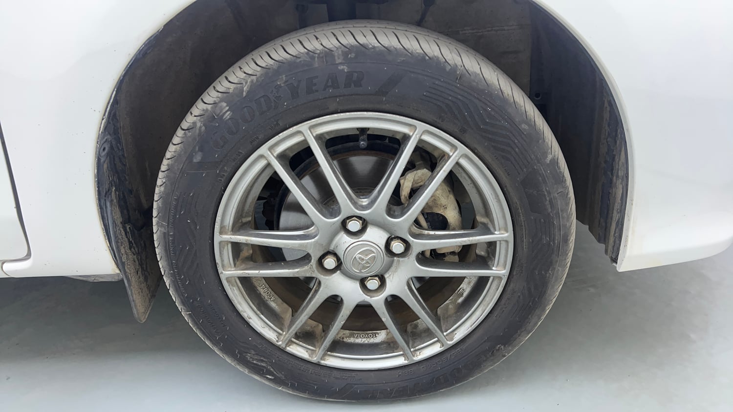Used 2018 Toyota Etios Liva VXD Diesel Manual tyres RIGHT FRONT TYRE RIM VIEW
