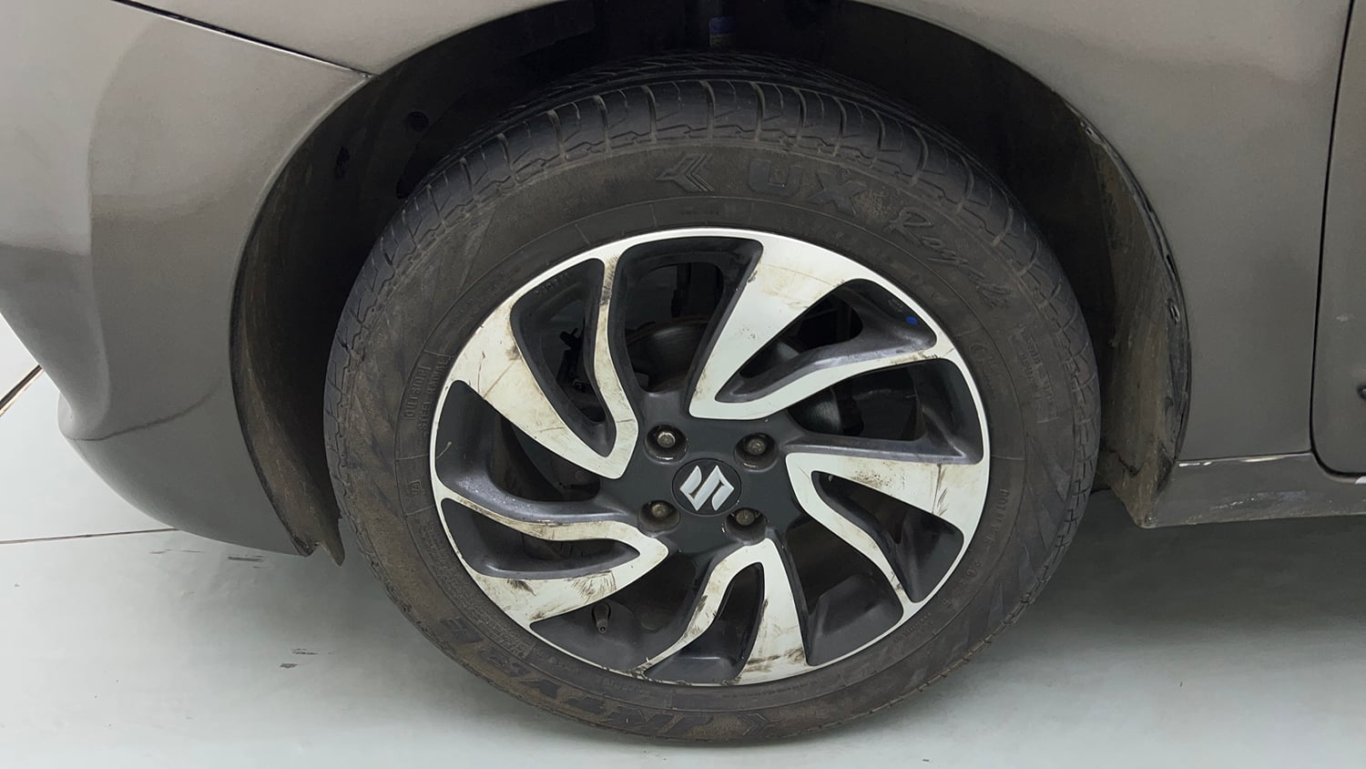 Used 2020 Maruti Suzuki Baleno Zeta Petrol Manual tyres LEFT FRONT TYRE RIM VIEW
