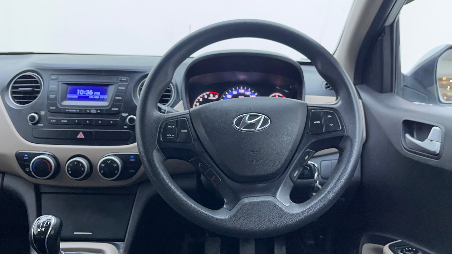 Used 2016 Hyundai Xcent SX 1.1 CRDi Diesel Manual interior STEERING VIEW