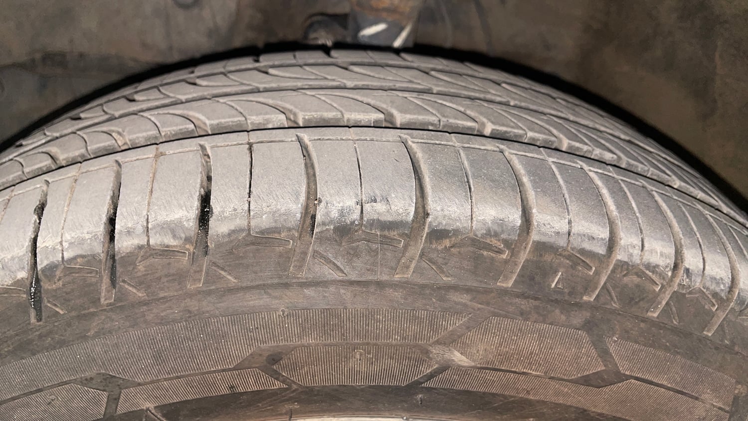 Used 2017 Honda Jazz V AT Petrol Petrol Automatic tyres LEFT FRONT TYRE TREAD VIEW