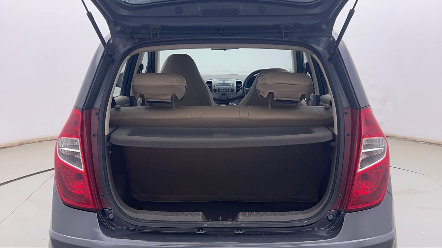 Used 2013 Hyundai i10 Sportz 1.2 Kappa2 Petrol Manual interior DICKY INSIDE VIEW
