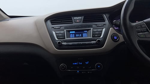 Used 2016 Hyundai Elite i20 Asta 1.2 Petrol Manual interior MUSIC SYSTEM & AC CONTROL VIEW