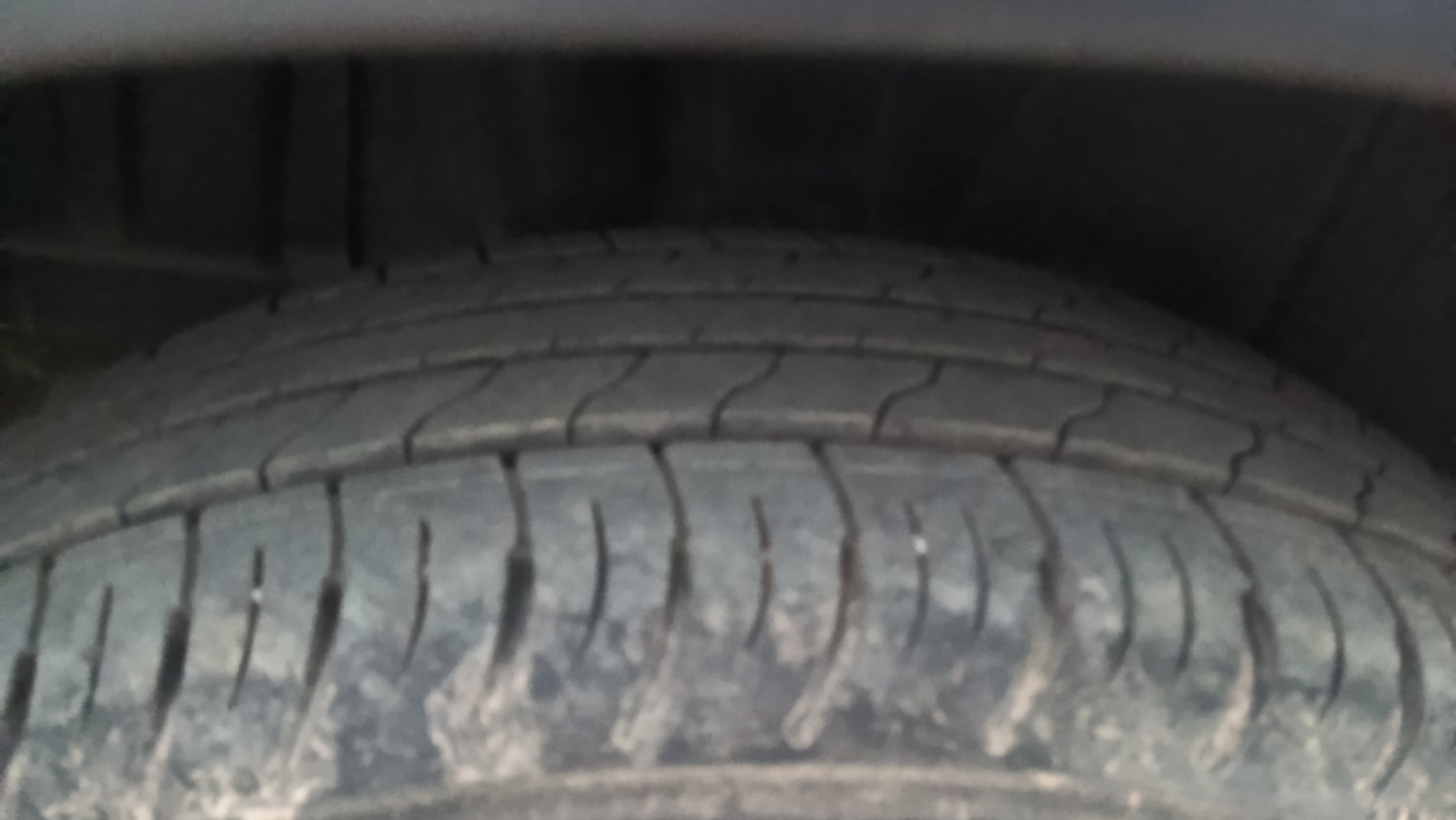 Used 2024 Maruti Suzuki XL6 Zeta MT Petrol Petrol Manual tyres RIGHT REAR TYRE TREAD VIEW