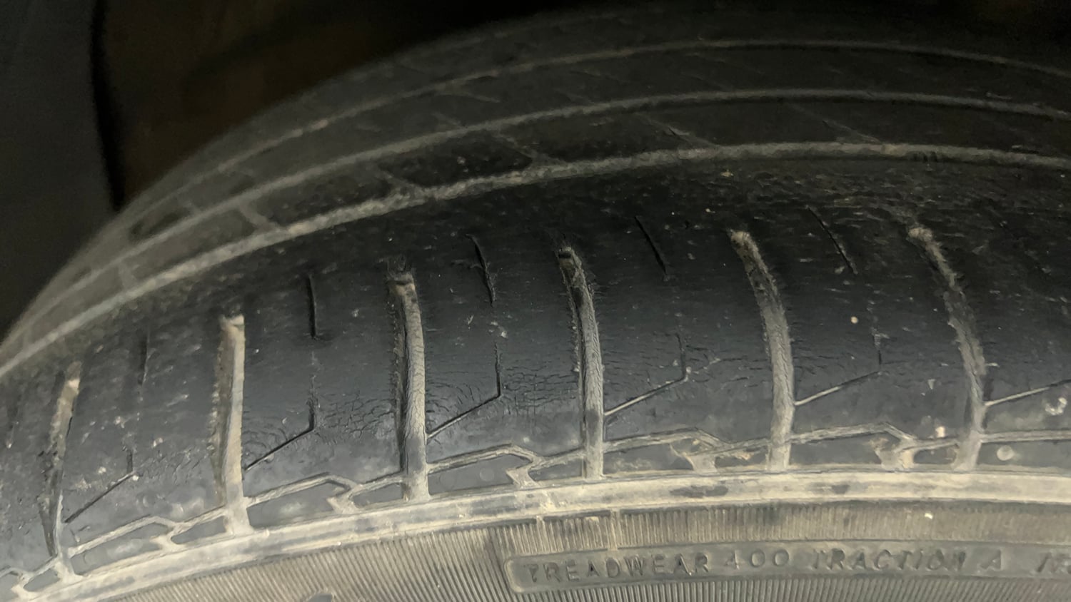 Used 2022 Kia Seltos X Line 1.4 DCT Petrol Automatic tyres RIGHT FRONT TYRE TREAD VIEW