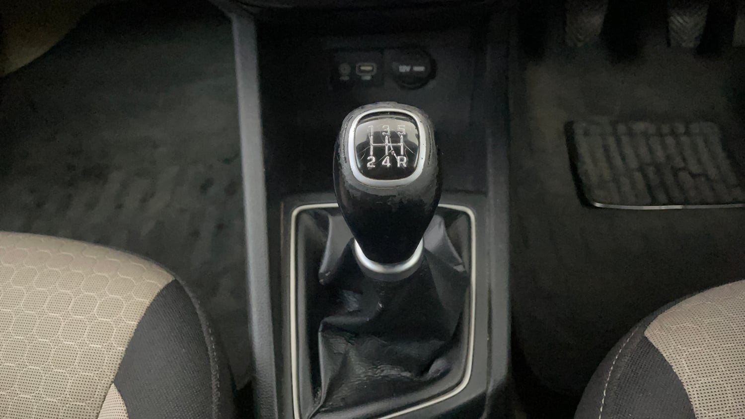 Used 2016 Hyundai Elite i20 Asta 1.2 (O) Petrol Manual interior GEAR  KNOB VIEW