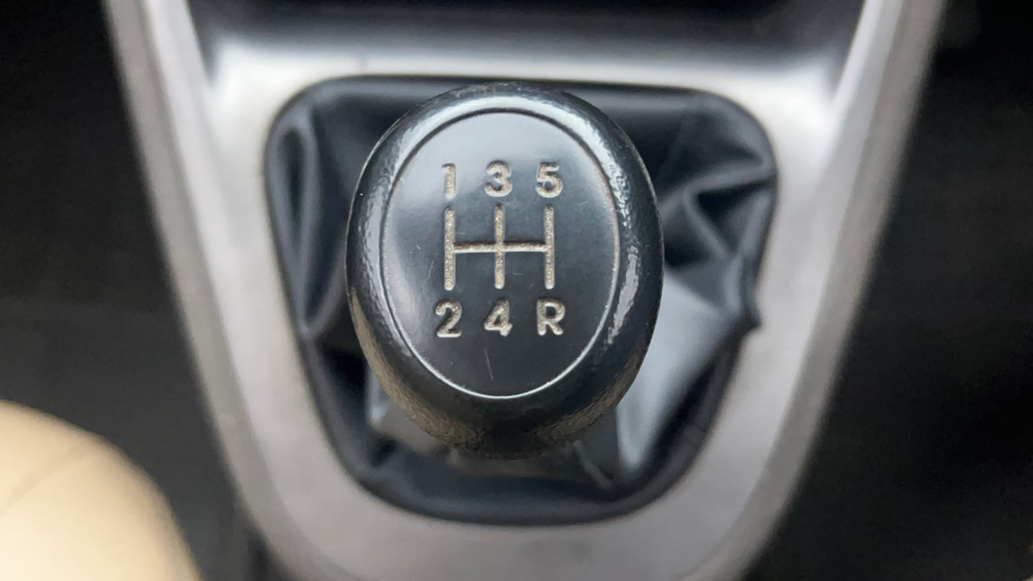 Used 2013 Hyundai i10 Sportz 1.2 Kappa2 Petrol Manual interior GEAR  KNOB VIEW