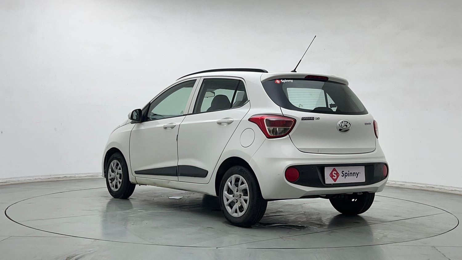 Used 2017 Hyundai Grand i10 Sportz (O) 1.2 Kappa VTVT Petrol Manual exterior LEFT REAR CORNER VIEW