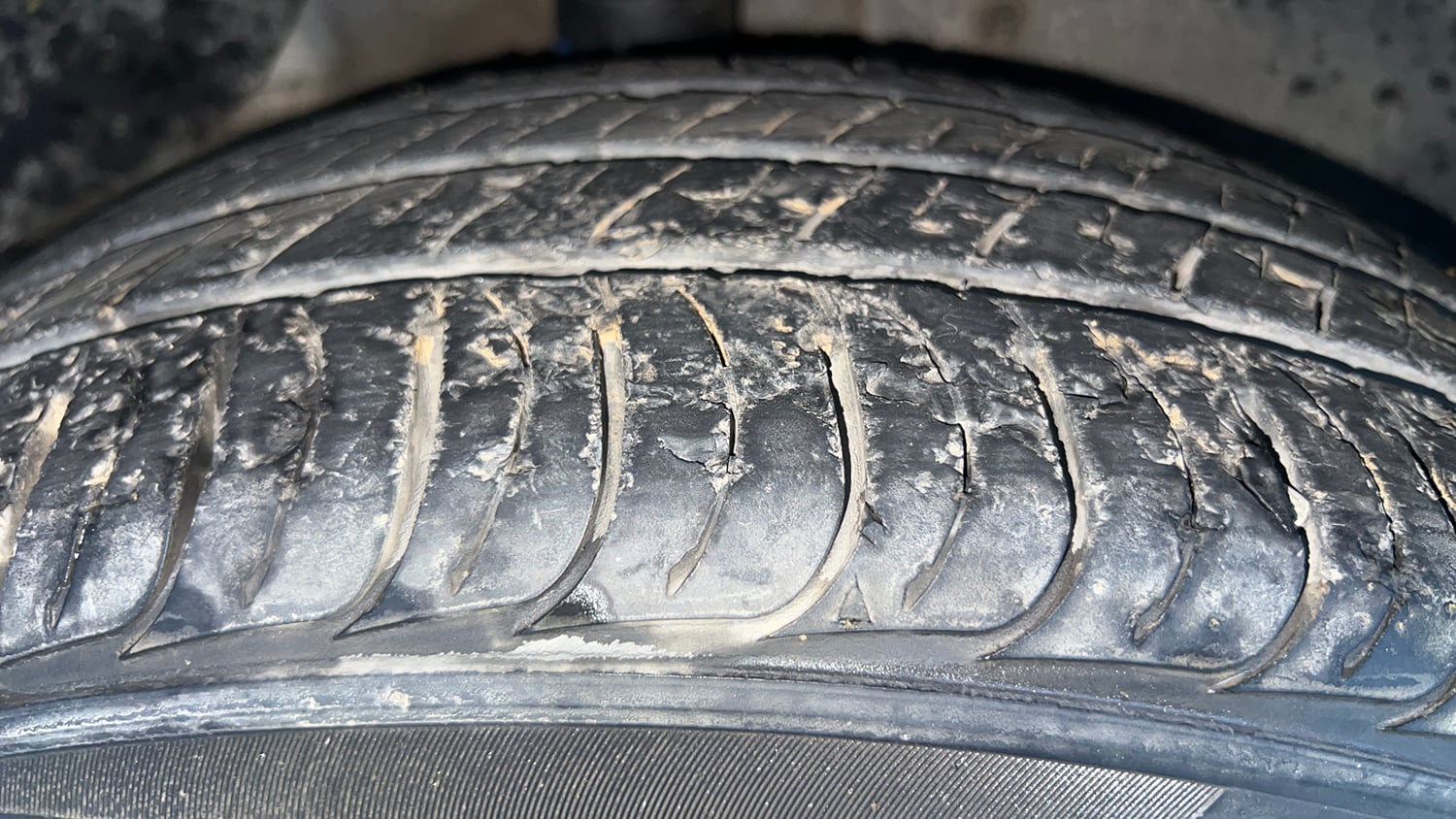 Used 2017 Hyundai Creta 1.6 E Plus Petrol Petrol Manual tyres RIGHT REAR TYRE TREAD VIEW