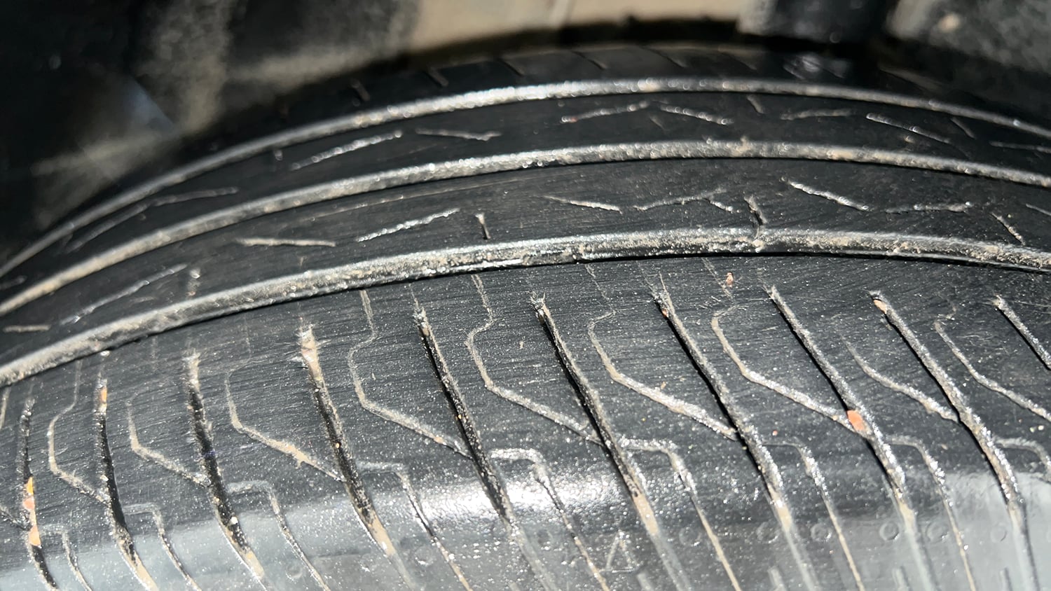 Used 2023 Tata Punch Adventure iCNG Cng Manual tyres RIGHT FRONT TYRE TREAD VIEW