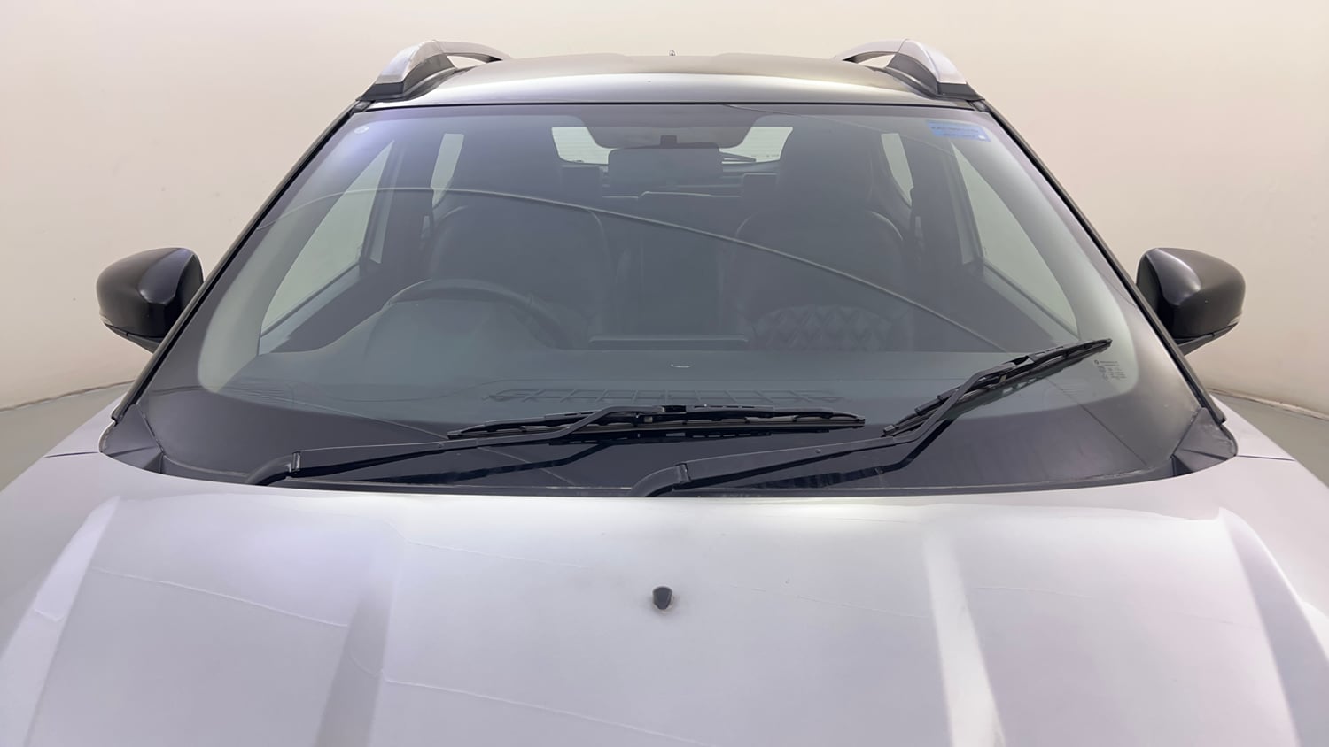 Used 2022 Renault Kiger RXZ Turbo MT Dual Tone Petrol Manual exterior FRONT WINDSHIELD VIEW