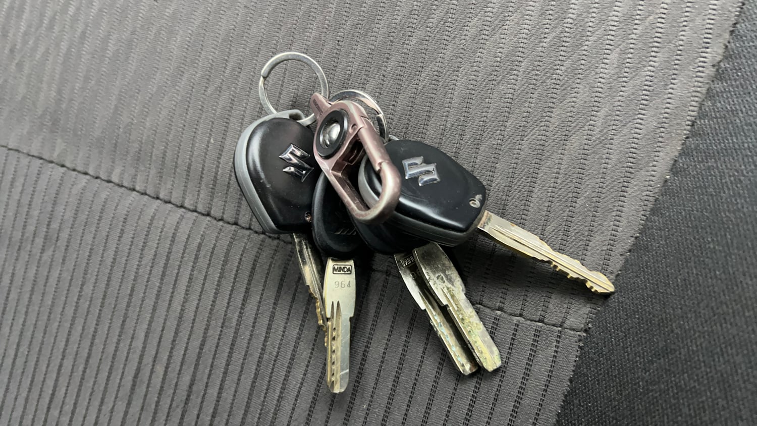 Used 2015 Maruti Suzuki Swift VXi Petrol Manual extra CAR KEY VIEW
