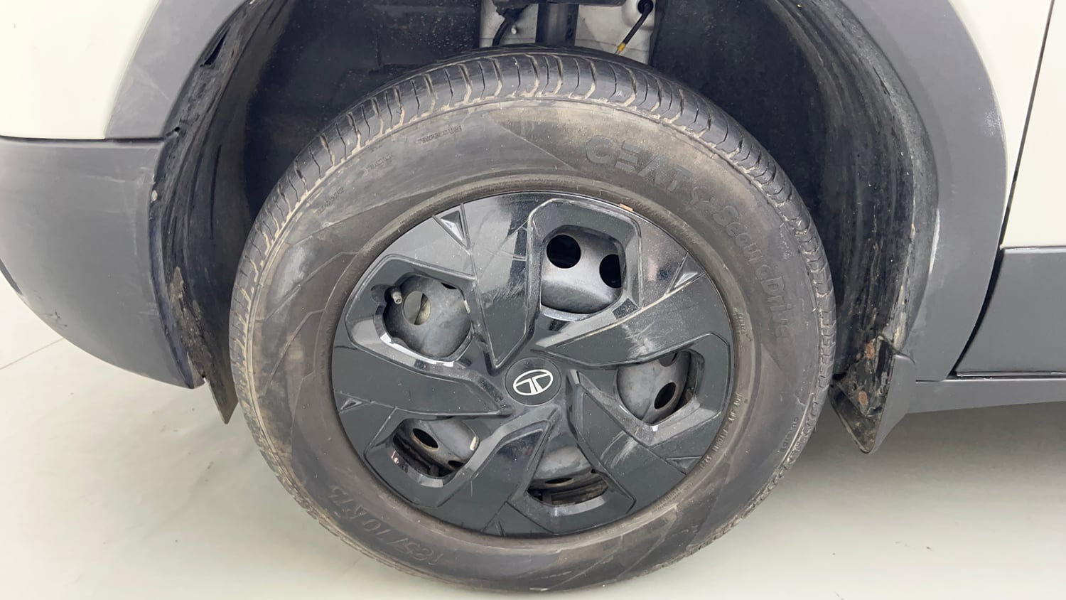 Used 2024 Tata Punch Adventure AMT Petrol Automatic tyres LEFT FRONT TYRE RIM VIEW
