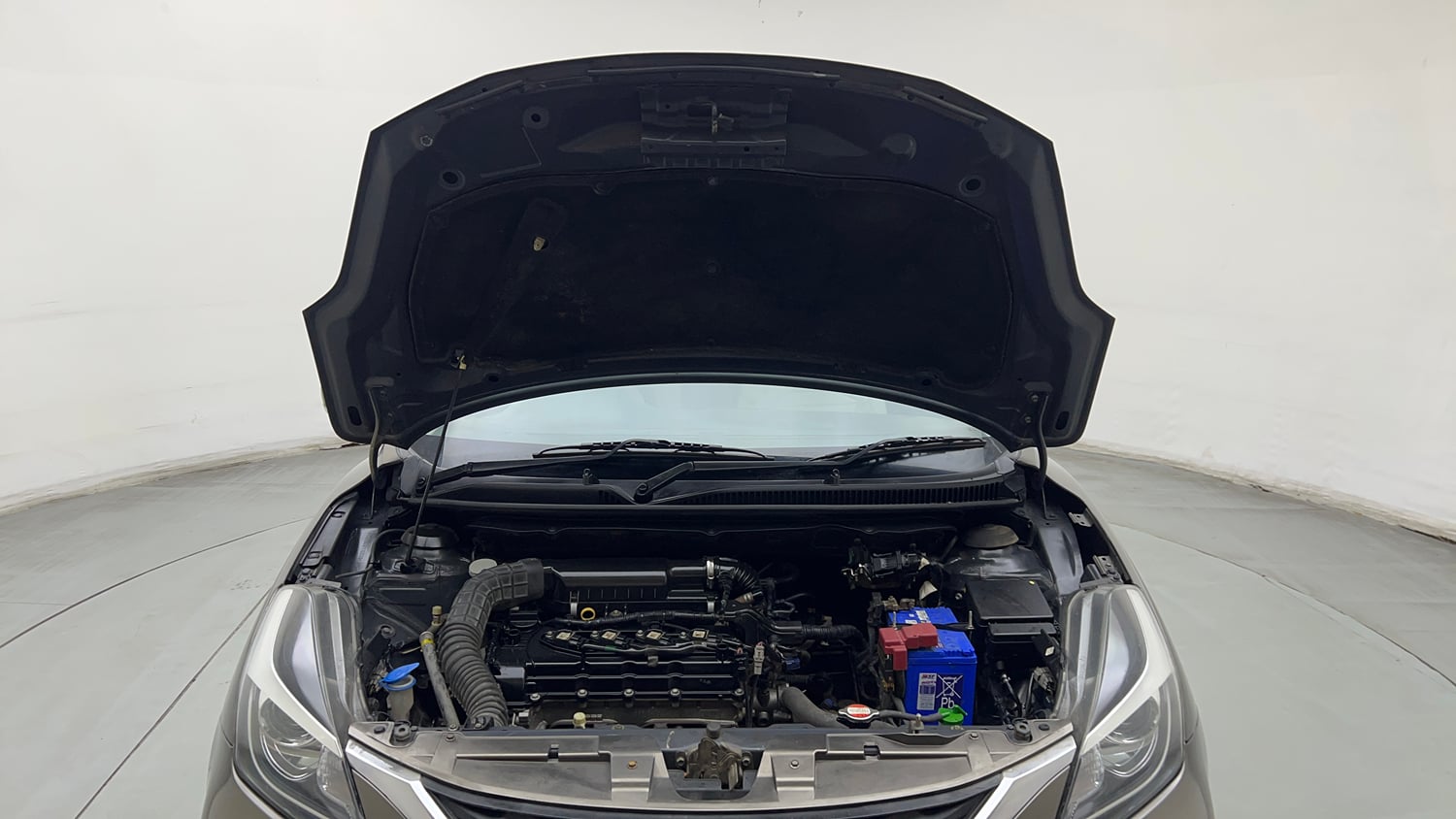 Used 2020 Maruti Suzuki Baleno Zeta Petrol Manual engine ENGINE & BONNET OPEN FRONT VIEW