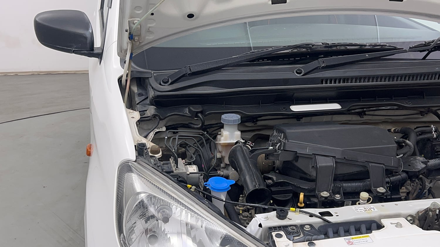 Used 2023 Maruti Suzuki Alto K10 VXi Plus Petrol Manual engine ENGINE RIGHT SIDE HINGE & APRON VIEW
