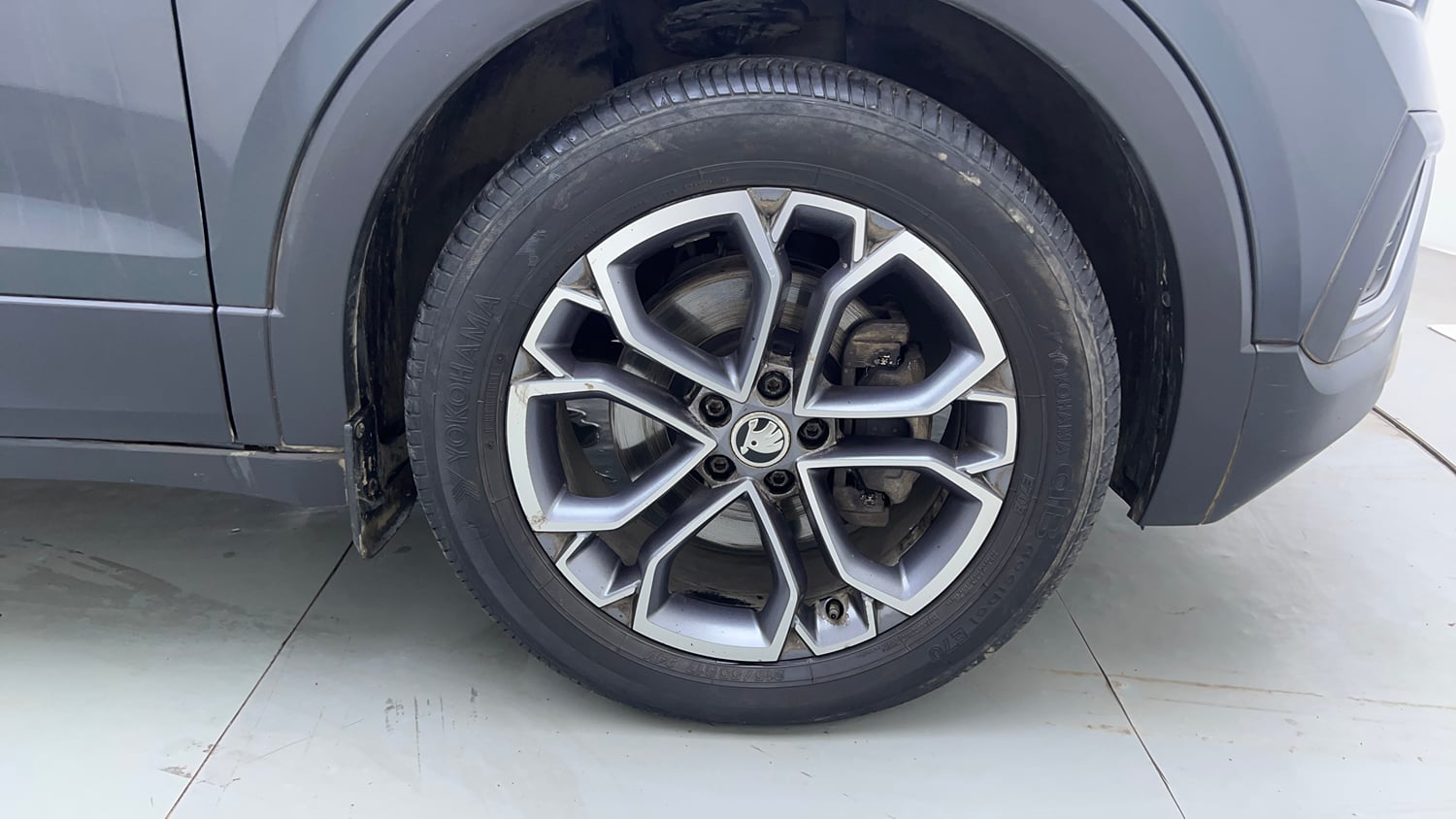 Used 2022 Skoda Kushaq Style 1.5L TSI DSG (6 Airbags) Petrol Automatic tyres RIGHT FRONT TYRE RIM VIEW