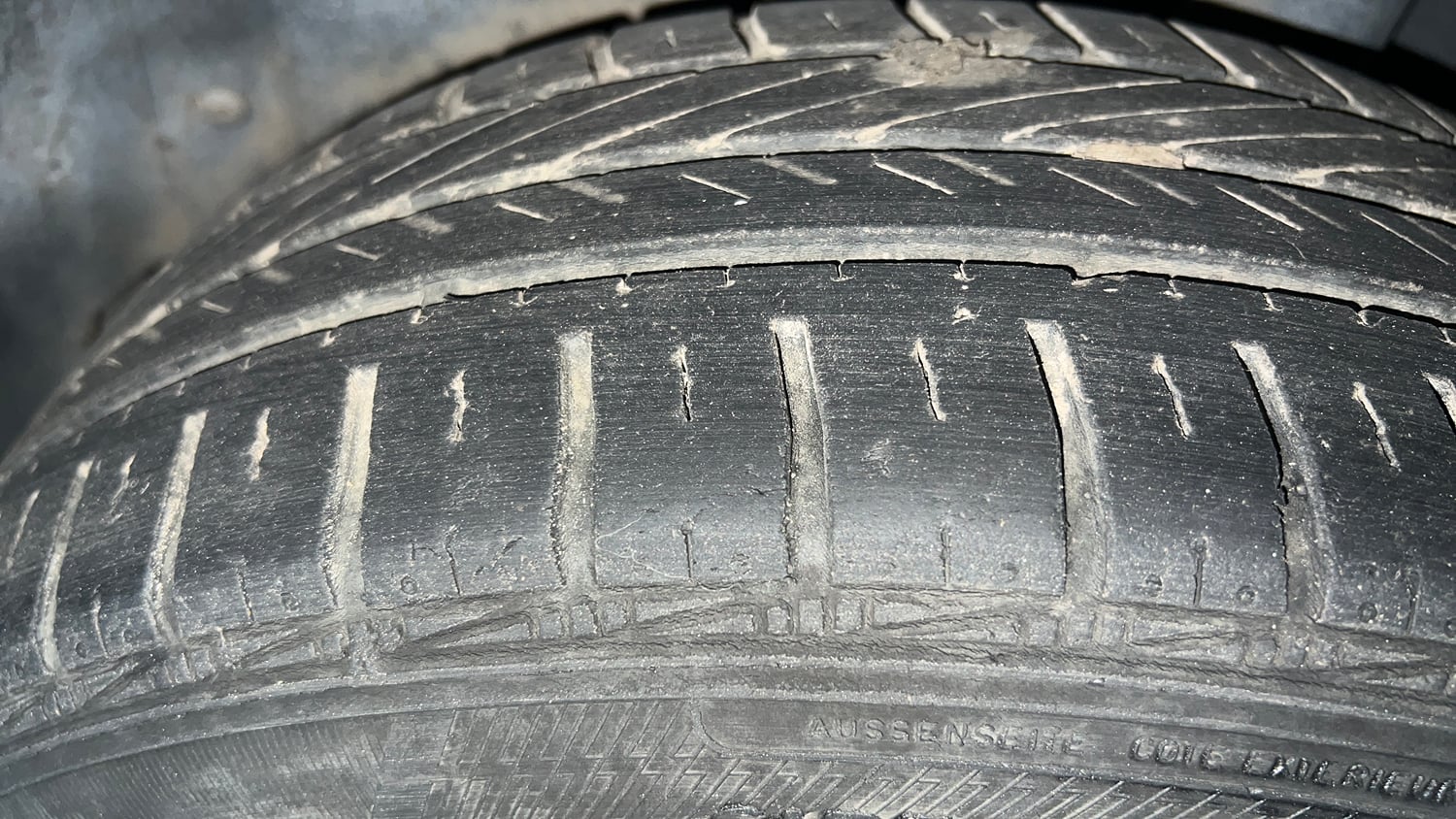Used 2022 Volkswagen Polo Comfortline 1.0L MPI Petrol Manual tyres LEFT REAR TYRE TREAD VIEW