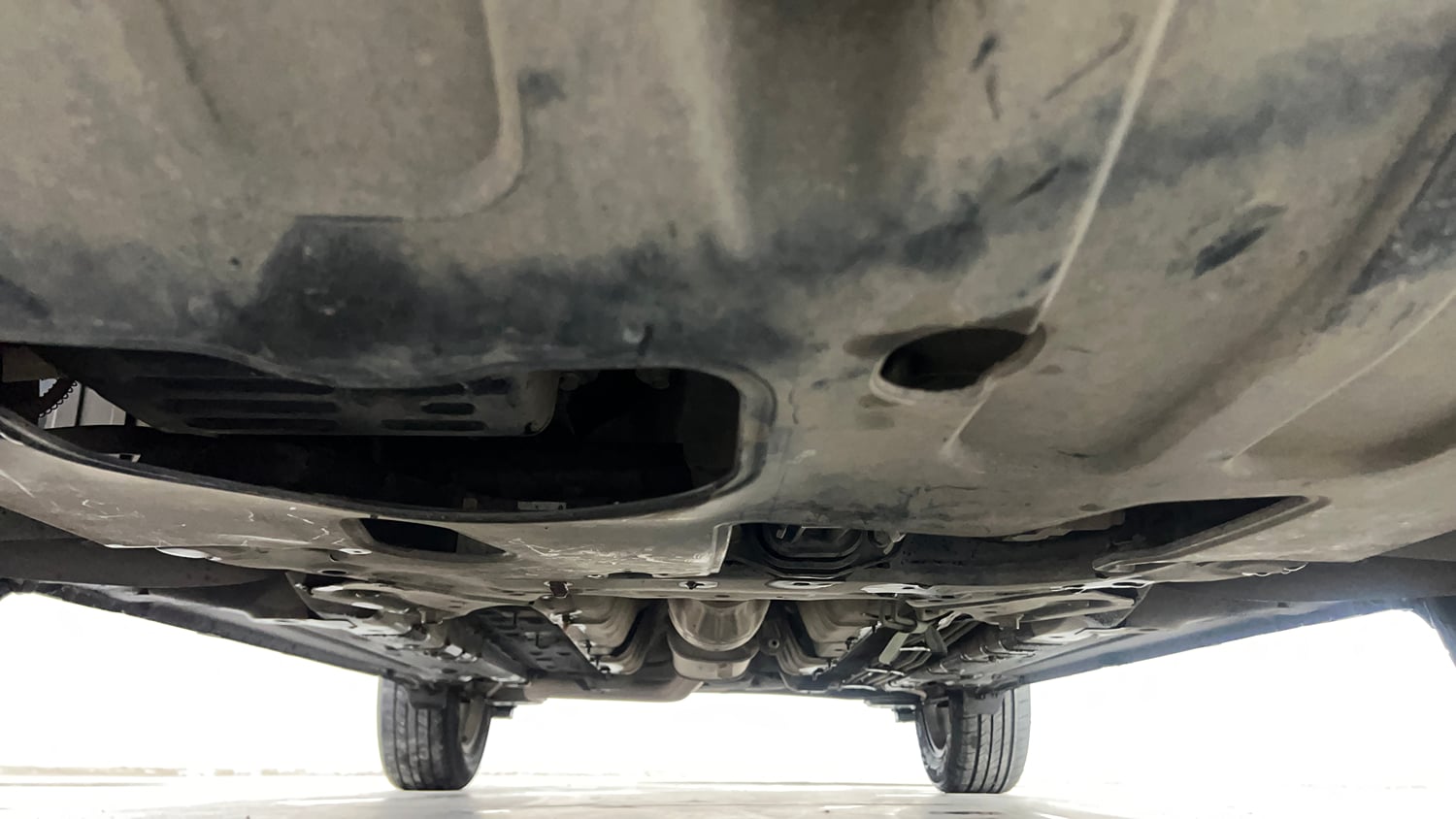 Used 2021 Hyundai Venue SX Plus 1.0 Turbo DCT Petrol Automatic extra FRONT LEFT UNDERBODY VIEW