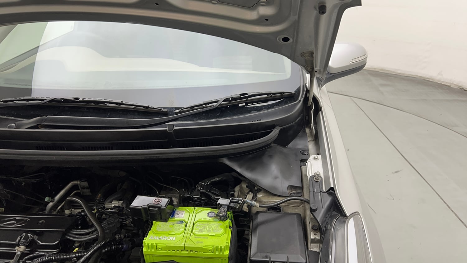 Used 2016 Hyundai Elite i20 Sportz 1.2 Petrol Manual engine ENGINE LEFT SIDE HINGE & APRON VIEW