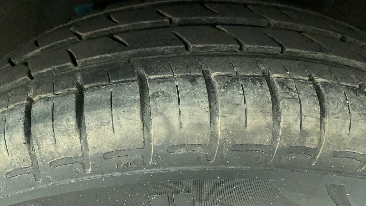 Used 2021 Hyundai Grand i10 Nios Magna 1.2 Kappa VTVT Petrol Manual tyres LEFT REAR TYRE TREAD VIEW