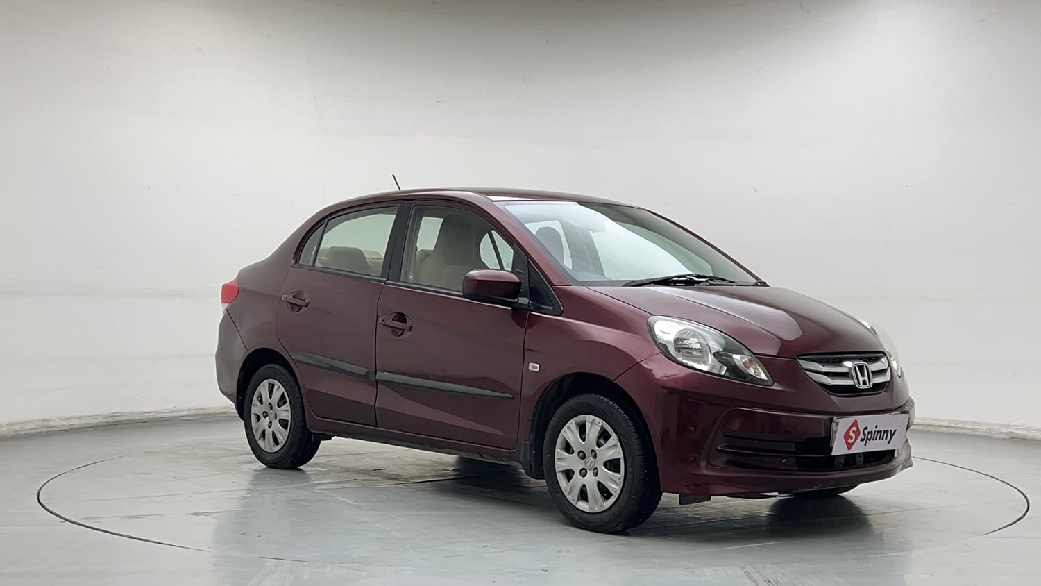Used 2013 Honda Amaze 1.2 S i-VTEC Petrol Manual exterior RIGHT FRONT CORNER VIEW