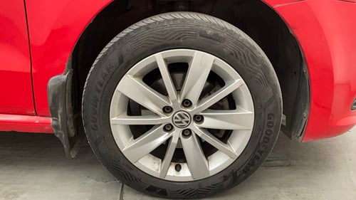 Used 2016 Volkswagen Polo Highline1.2L (P) Petrol Manual tyres RIGHT FRONT TYRE RIM VIEW