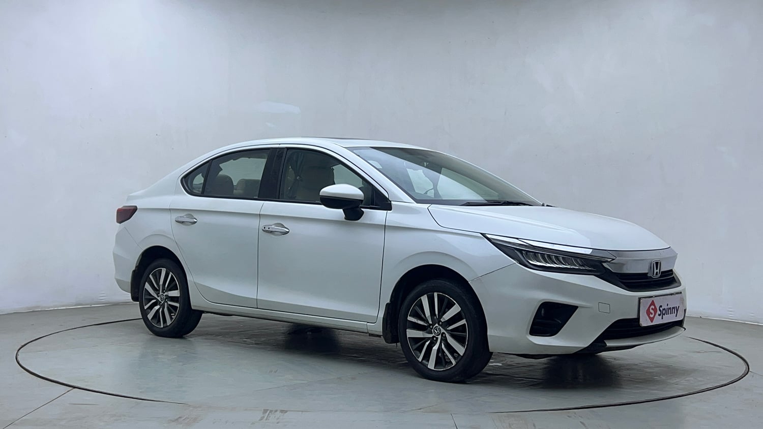 Used 2022 Honda City ZX Petrol Petrol Manual exterior RIGHT FRONT CORNER VIEW