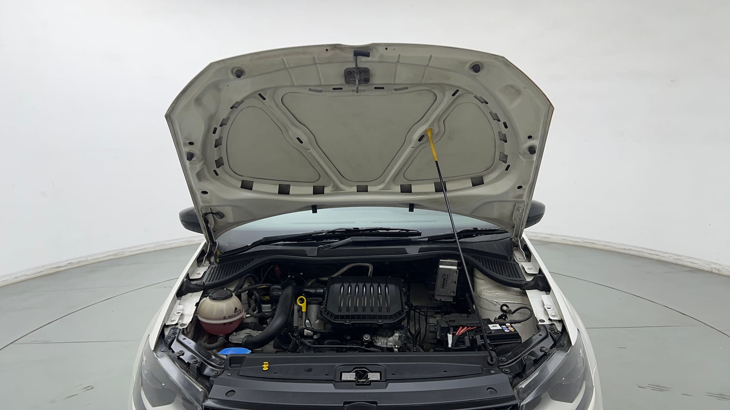 Used 2022 Volkswagen Polo Comfortline 1.0L MPI Petrol Manual engine ENGINE & BONNET OPEN FRONT VIEW