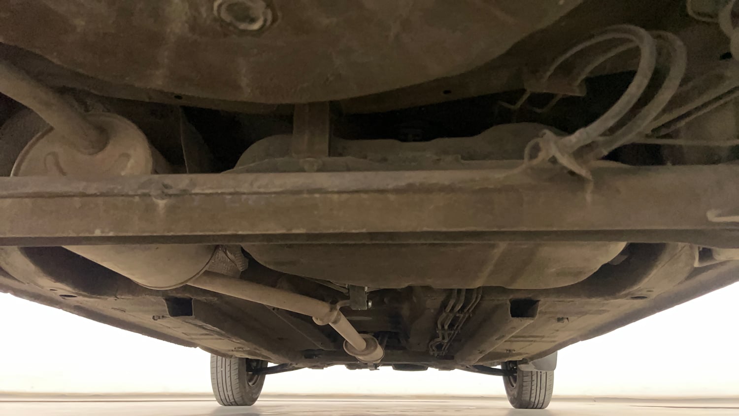 Used 2016 Renault Kwid RXT Petrol Manual extra REAR UNDERBODY VIEW (TAKEN FROM REAR)