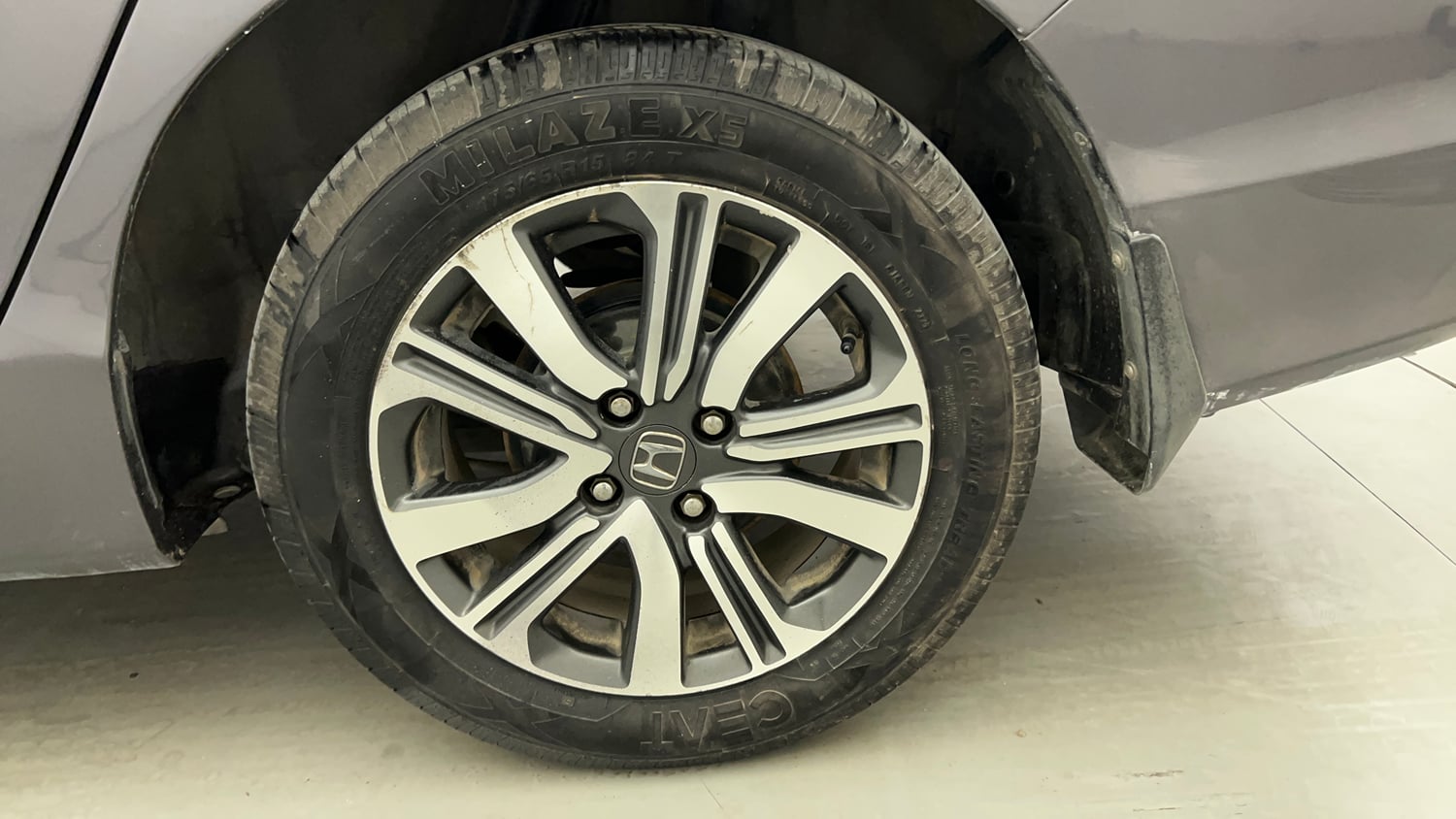 Used 2019 Honda City V CVT Petrol Petrol Automatic tyres LEFT REAR TYRE RIM VIEW