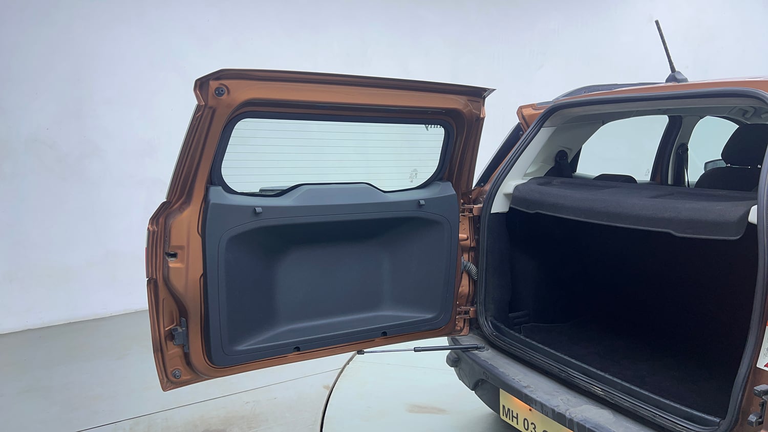 Used 2018 Ford EcoSport Trend + 1.5L Ti-VCT AT Petrol Automatic interior DICKY DOOR OPEN VIEW