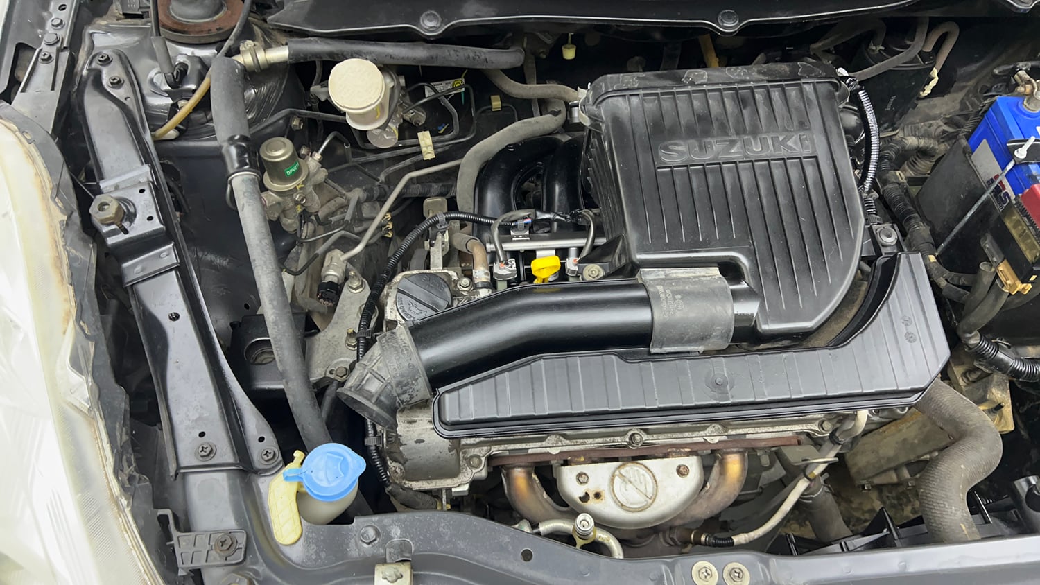 Used 2014 Maruti Suzuki Swift VXi Petrol Manual engine ENGINE RIGHT SIDE VIEW