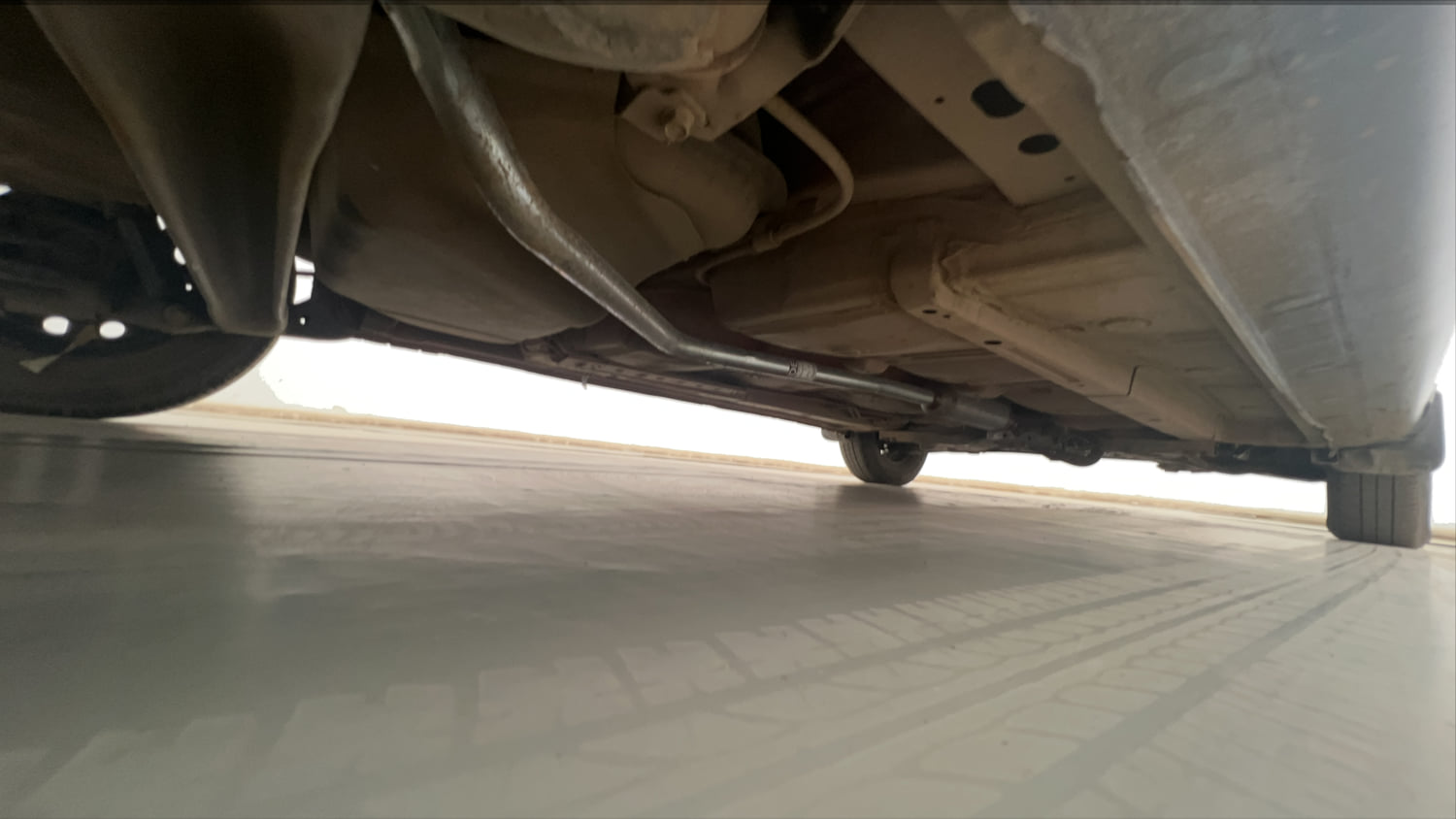 Used 2013 Hyundai i10 Sportz 1.2 Kappa2 Petrol Manual extra REAR RIGHT UNDERBODY VIEW