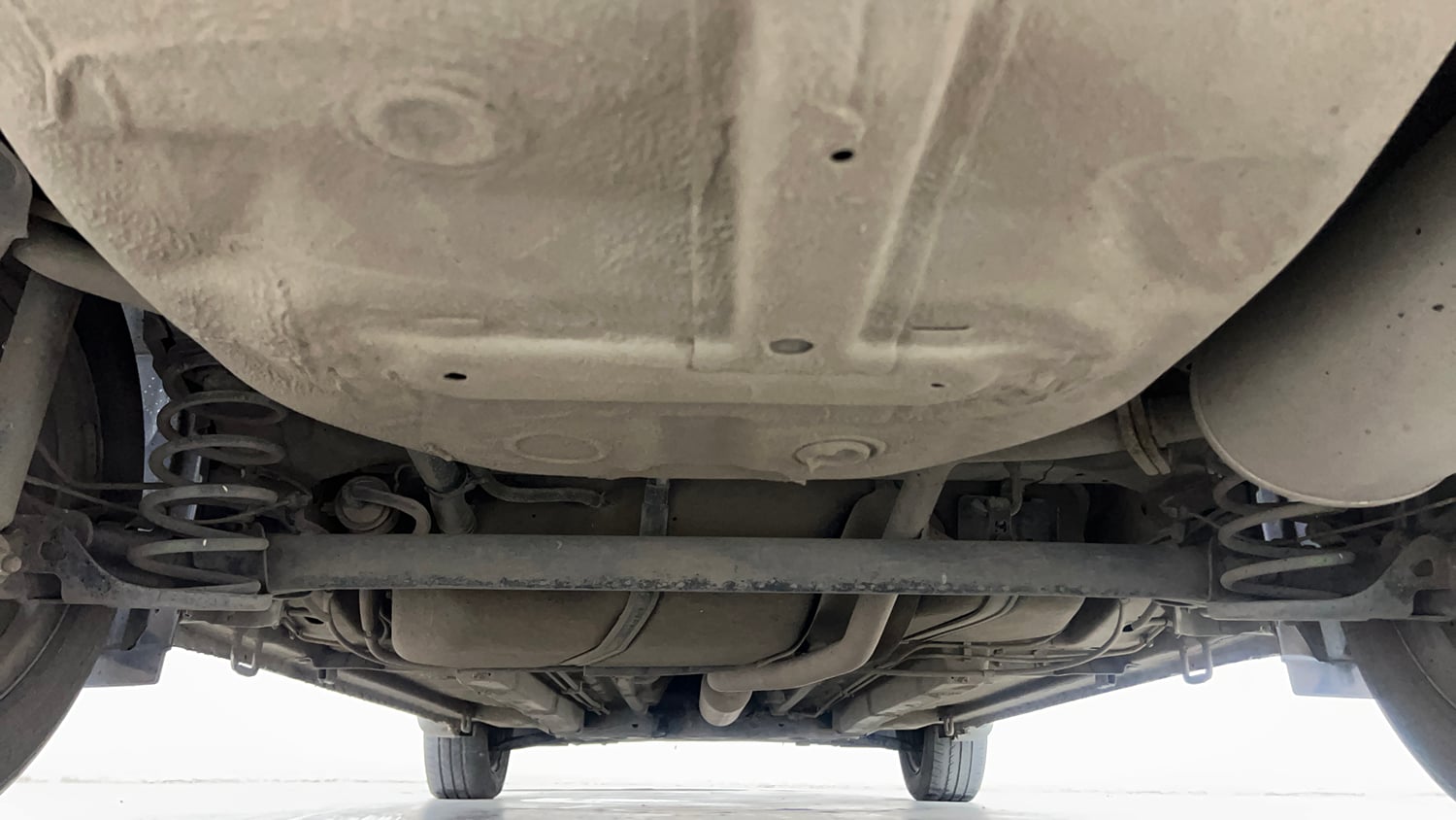 Used 2016 Maruti Suzuki Ciaz VXi+ Petrol Manual extra REAR UNDERBODY VIEW (TAKEN FROM REAR)