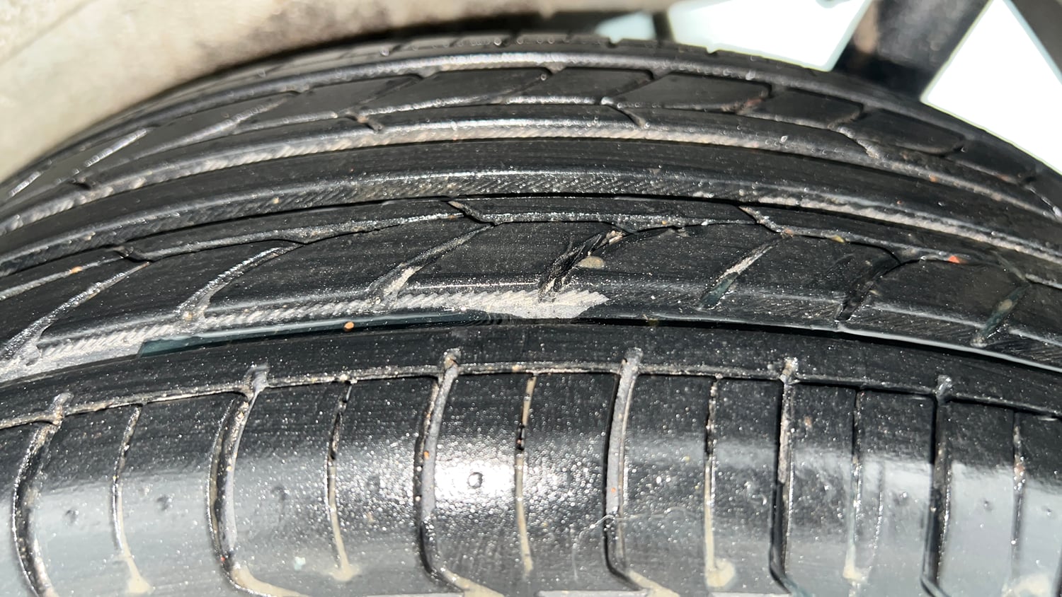 Used 2017 Maruti Suzuki Wagon R 1.0 VXI AMT Petrol Automatic tyres LEFT REAR TYRE TREAD VIEW