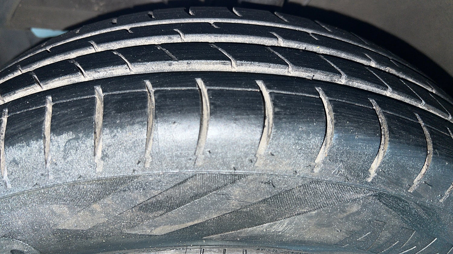 Used 2017 Maruti Suzuki Dzire VXi Petrol Manual tyres LEFT FRONT TYRE TREAD VIEW