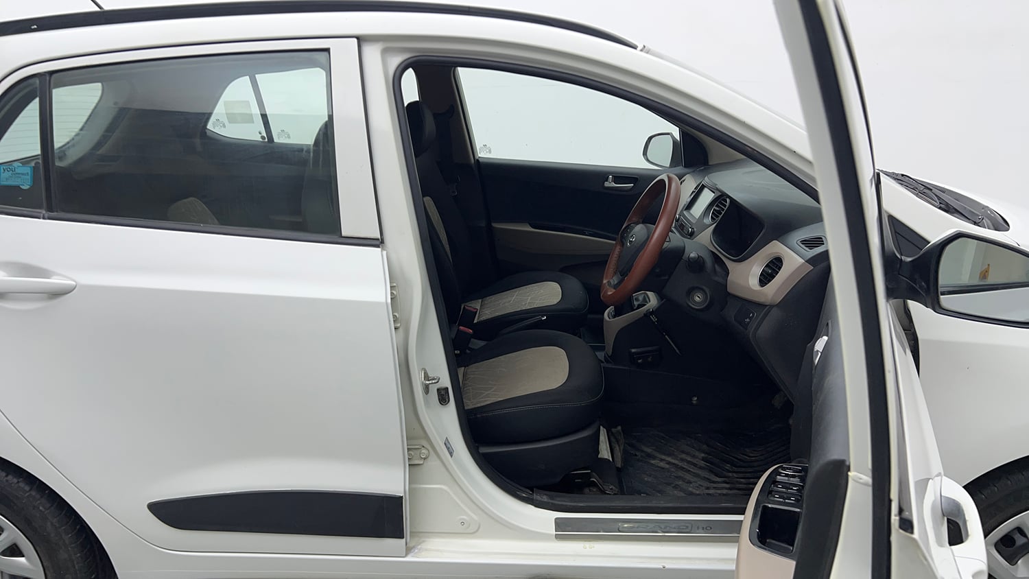 Used 2017 Hyundai Grand i10 Sportz (O) 1.2 Kappa VTVT Petrol Manual interior RIGHT SIDE FRONT DOOR CABIN VIEW