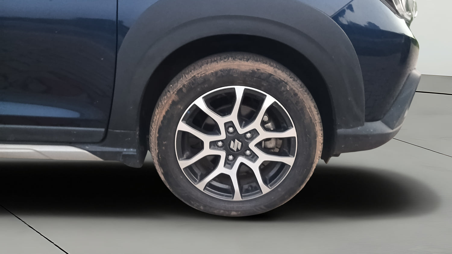 Used 2024 Maruti Suzuki XL6 Zeta MT Petrol Petrol Manual tyres RIGHT FRONT TYRE RIM VIEW