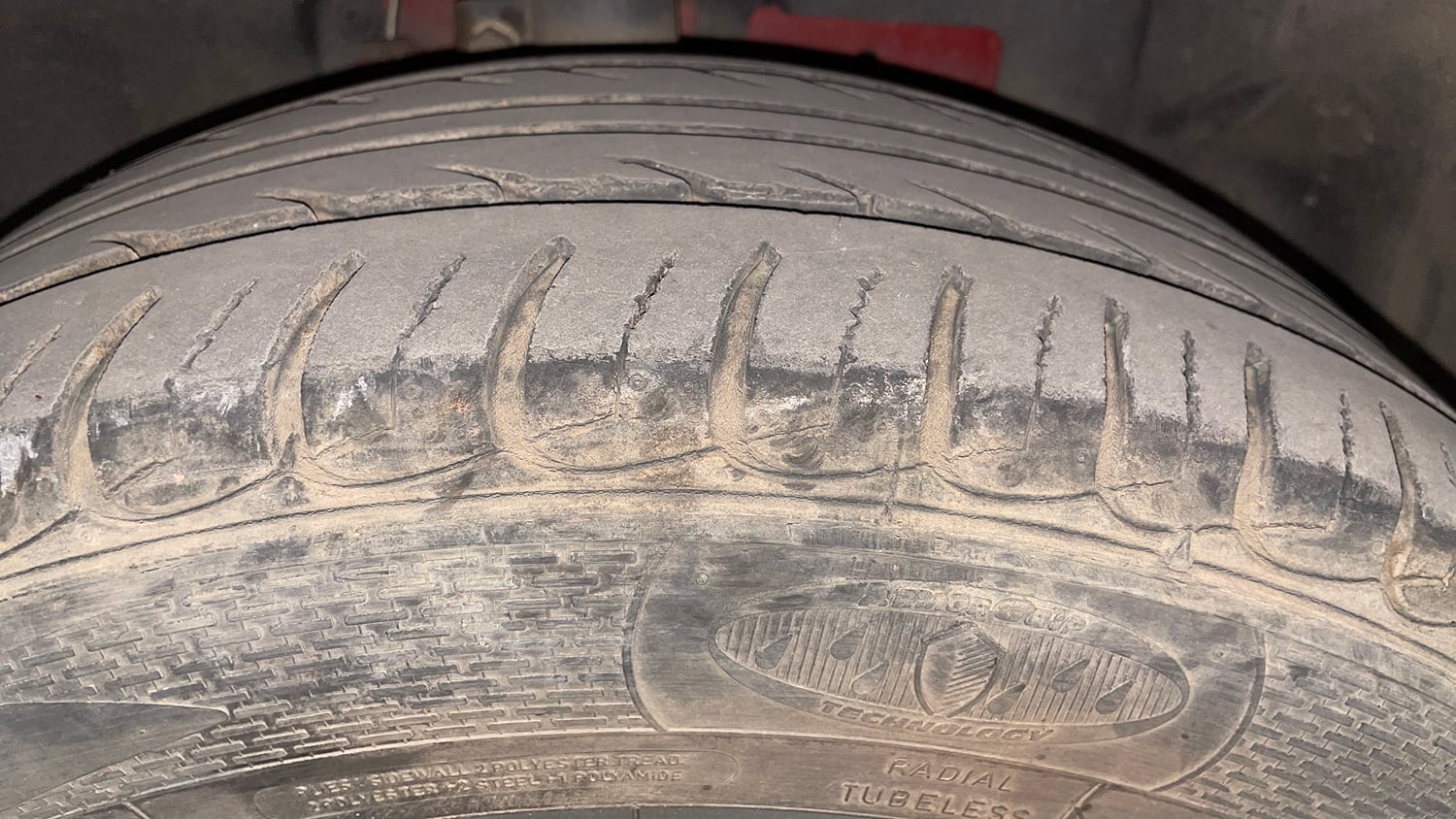 Used 2020 Ford EcoSport Titanium + 1.5L Ti-VCT AT Petrol Automatic tyres RIGHT FRONT TYRE TREAD VIEW