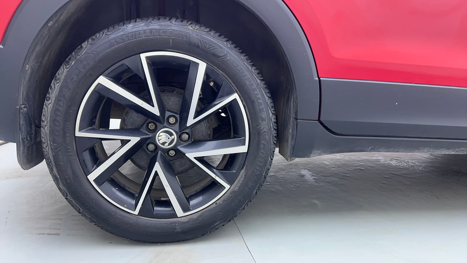 Used 2022 Skoda Kushaq Monte Carlo 1.5L TSI DSG Petrol Automatic tyres RIGHT REAR TYRE RIM VIEW